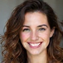 Ritratto di Laura Verdi, cliente soddisfatta.